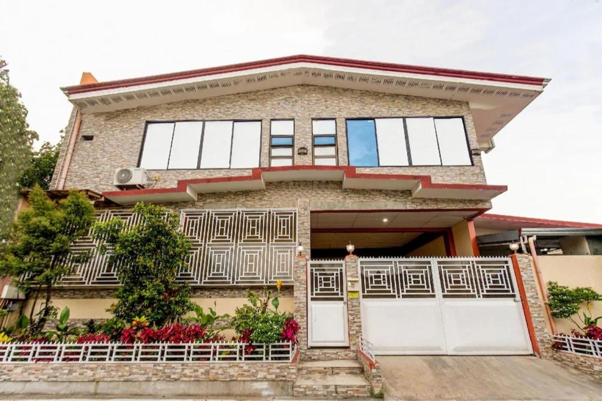 La Belladoza Near Airport Hotel Paranaque City Exterior photo